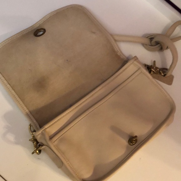 VINTAGE CREAM LEATHER COACH SHOULDER/XBODY Bag - Picture 7 of 8